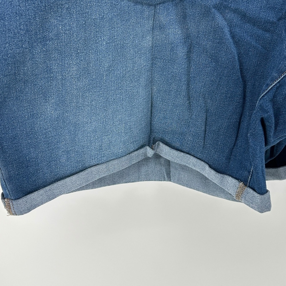Old Navy Wow High Rise Cuffed Denim Shorts 30 Plus Size Medium Wash Blue NWT - Picture 4 of 11